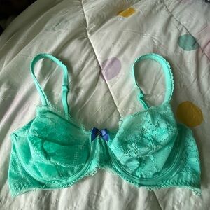 Victoria’s Secret Body by Victoria Mint Green Full Support Underwire Bra Sz 32D